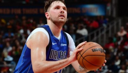 mk体育-独行侠展现黑马潜质 东契奇弯道超车抢下MVP?