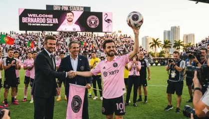 mk体育官网-梅西点名要他！迈阿密国际盯上曼城中场B席，三大劲旅排队抢人